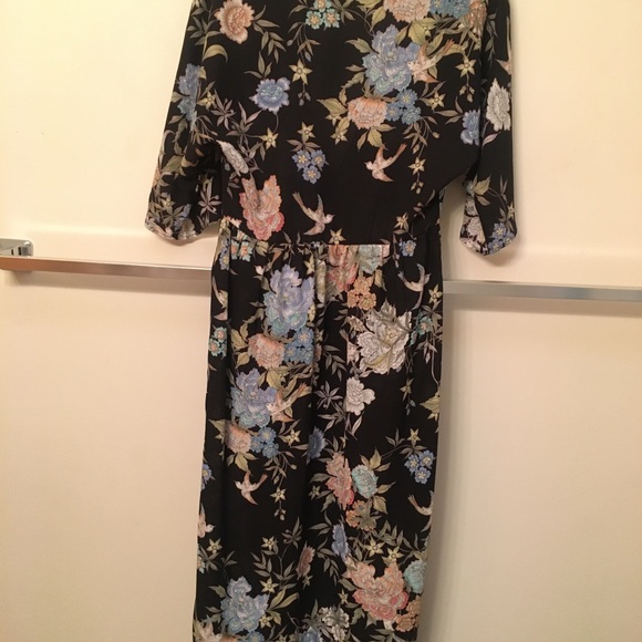 Elegant Floral Dress/Robe - Picture 7 of 8